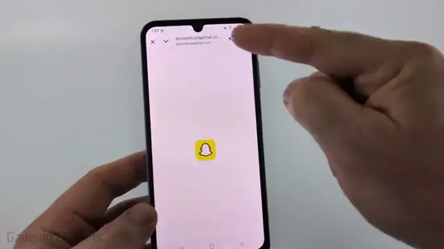 Log Into Your Account Screenshot of Snapchat login screen.